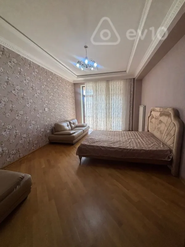 Kirayə verilir 3 otaqlı yeni tikili 170 m²