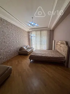Kirayə verilir 3 otaqlı yeni tikili 170 m²