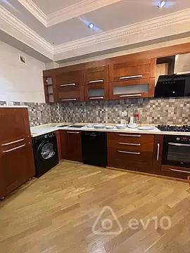 Kirayə verilir 3 otaqlı yeni tikili 170 m²