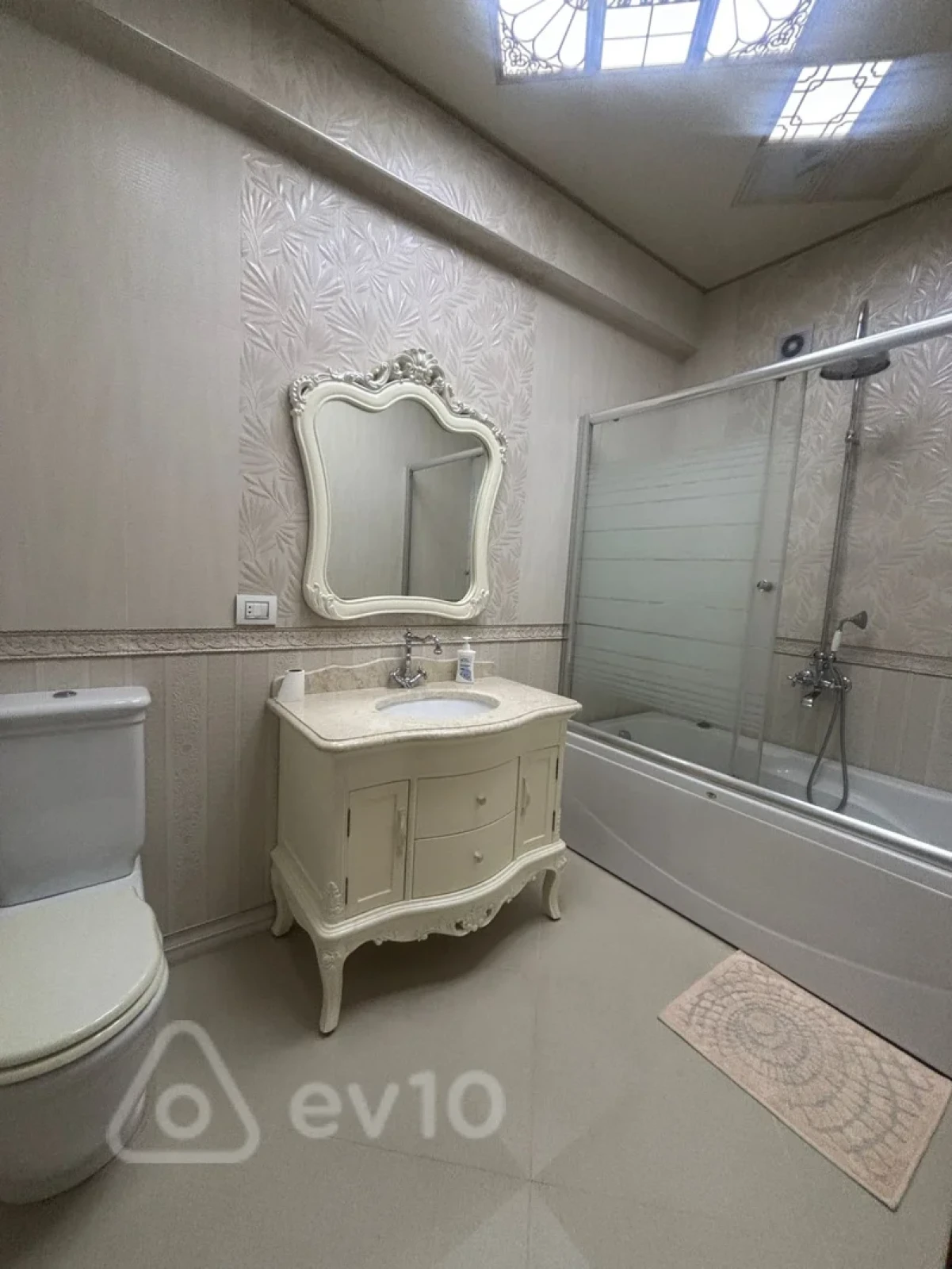 Kirayə verilir 3 otaqlı yeni tikili 170 m²