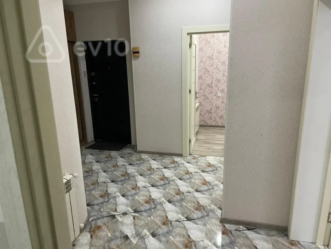Kirayə verilir 3 otaqlı yeni tikili 100 m²