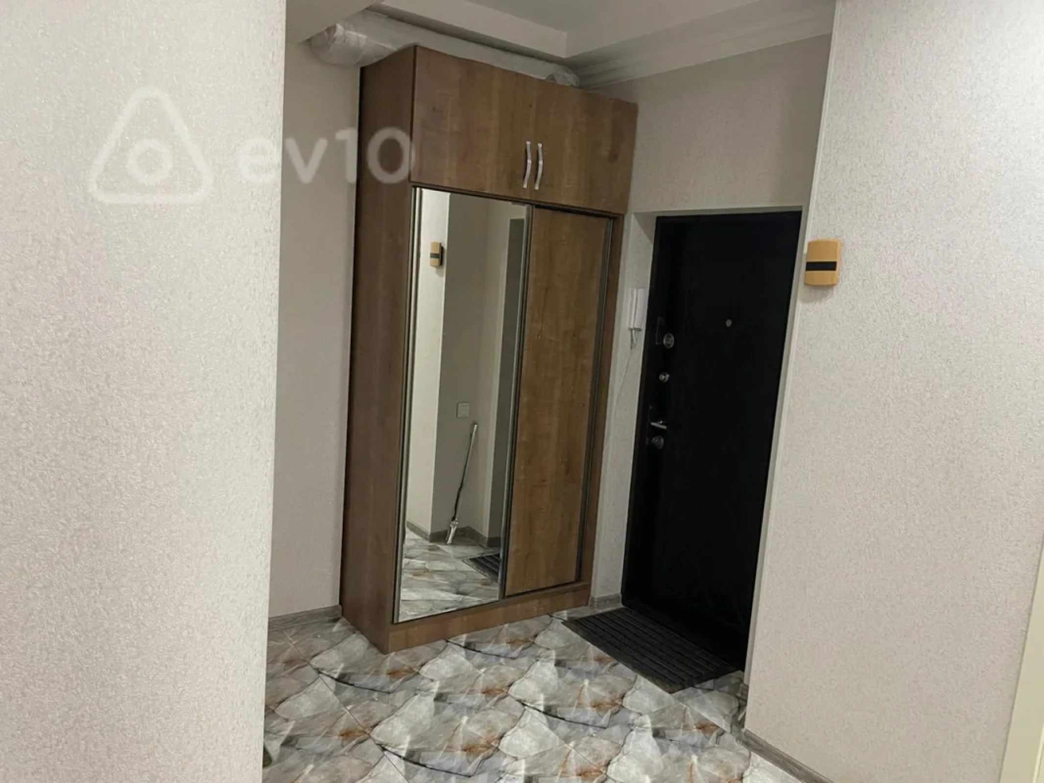 Kirayə verilir 3 otaqlı yeni tikili 100 m²