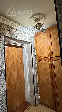 Satılır 2 otaqlı köhnə tikili 60 m²