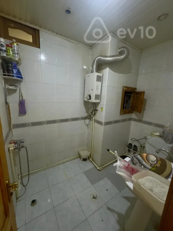 Kirayə verilir 2 otaqlı köhnə tikili 45 m²