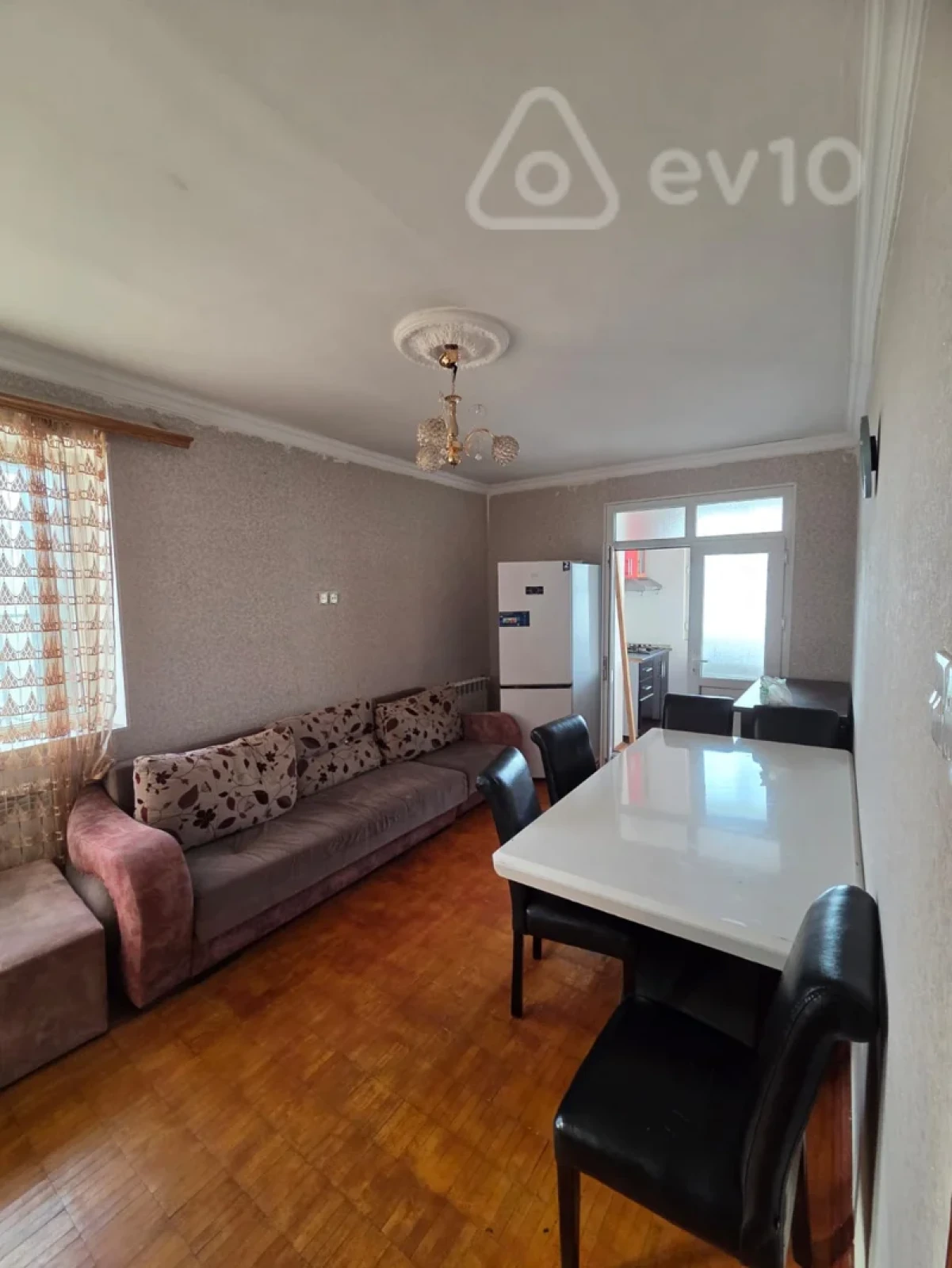 Satılır 2 otaqlı köhnə tikili 45 m²