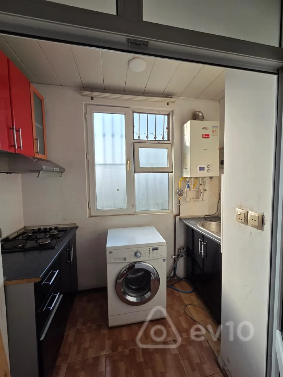 Satılır 2 otaqlı köhnə tikili 45 m²