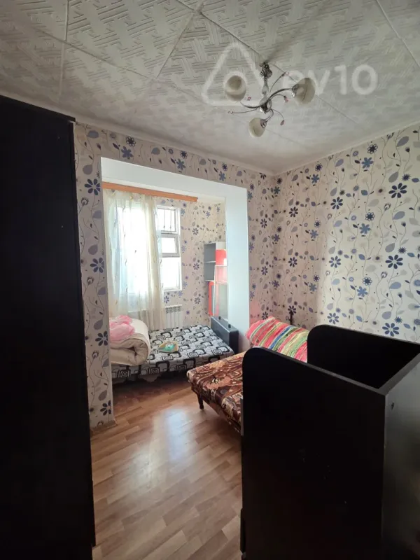 Satılır 2 otaqlı köhnə tikili 45 m²