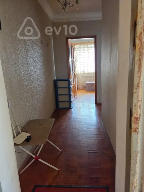 Satılır 2 otaqlı köhnə tikili 45 m²