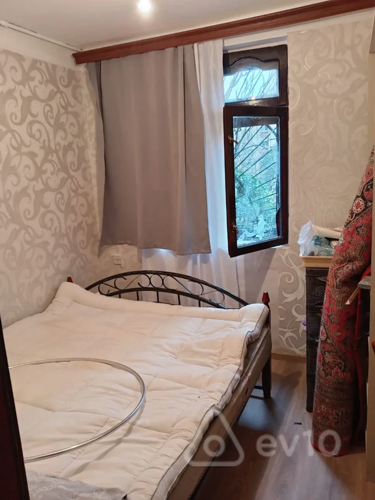 Kirayə verilir 2 otaqlı köhnə tikili 50 m²