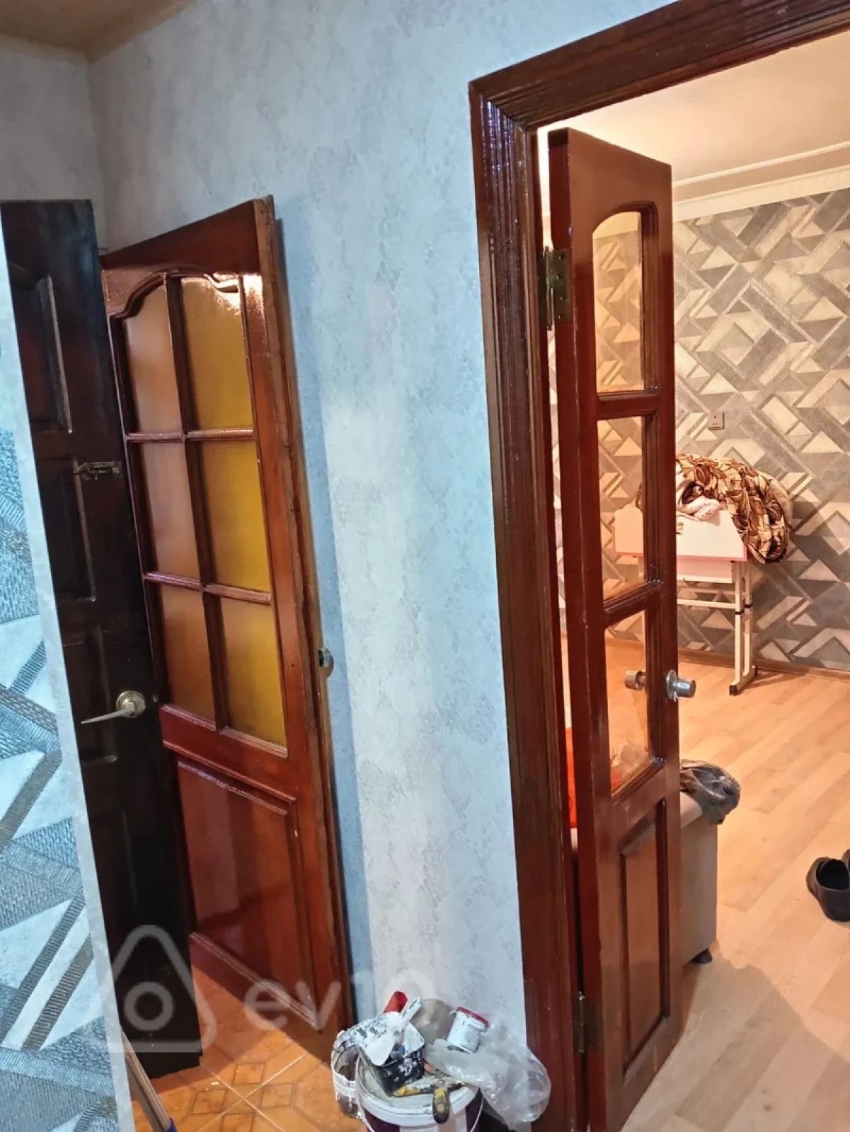 Kirayə verilir 2 otaqlı köhnə tikili 50 m²