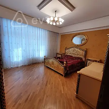 Kirayə verilir 2 otaqlı yeni tikili 100 m²