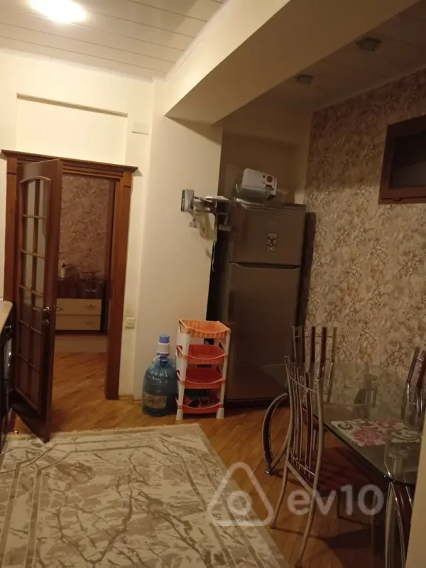 Kirayə verilir 2 otaqlı yeni tikili 100 m²