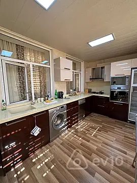 Kirayə verilir 4 otaqlı köhnə tikili 120 m² — Bakı, Səbail 4 otaq 120.00 m²