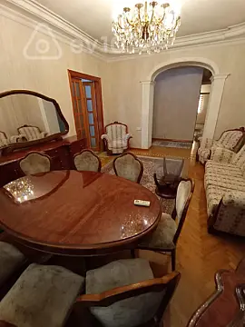 Kirayə verilir 4 otaqlı köhnə tikili 120 m²