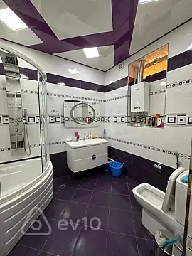 Kirayə verilir 4 otaqlı köhnə tikili 120 m²