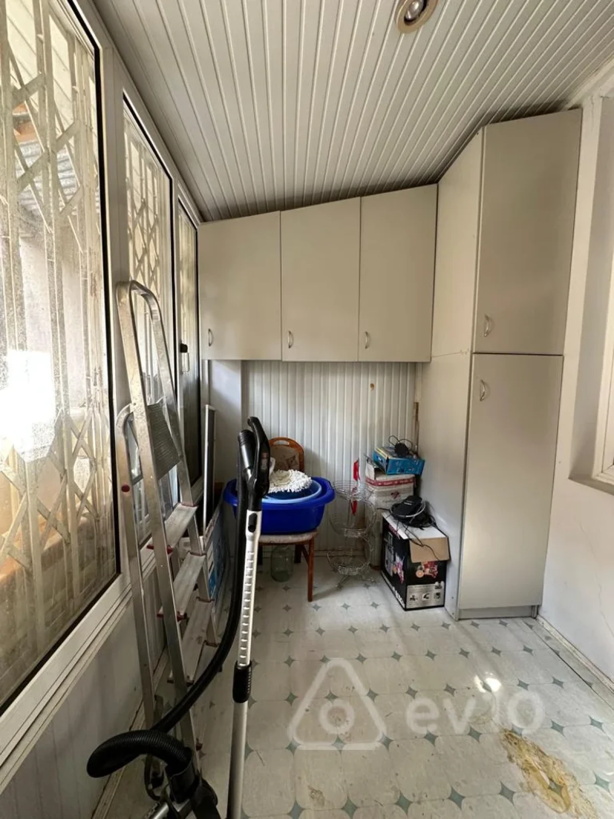 Kirayə verilir 4 otaqlı köhnə tikili 120 m²