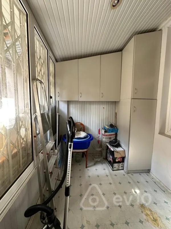 Kirayə verilir 4 otaqlı köhnə tikili 120 m²