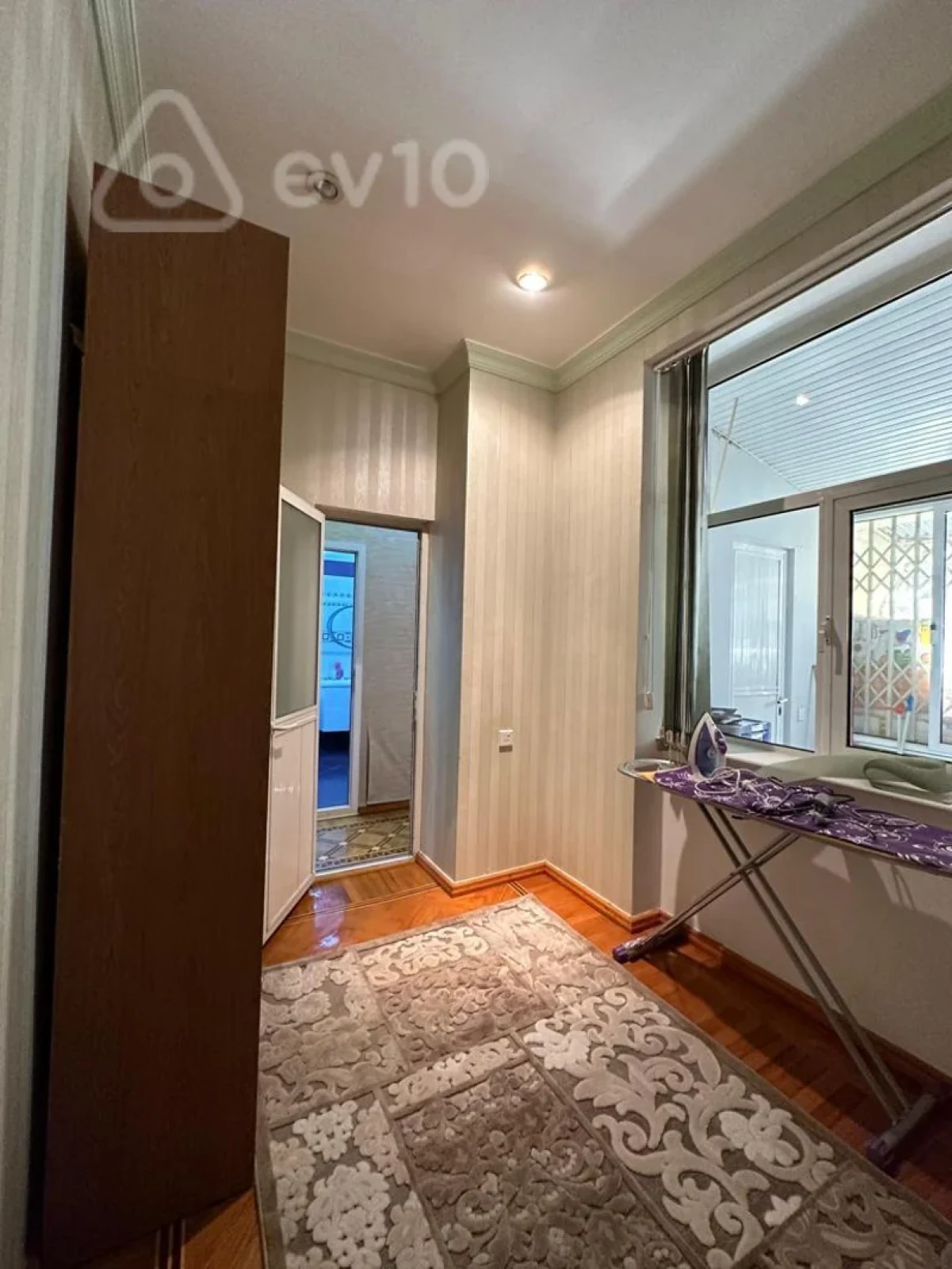 Kirayə verilir 4 otaqlı köhnə tikili 120 m²