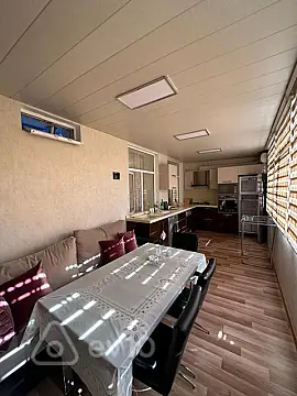 Kirayə verilir 4 otaqlı köhnə tikili 120 m²