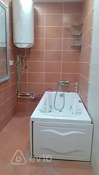 Kirayə verilir 3 otaqlı yeni tikili 200 m²