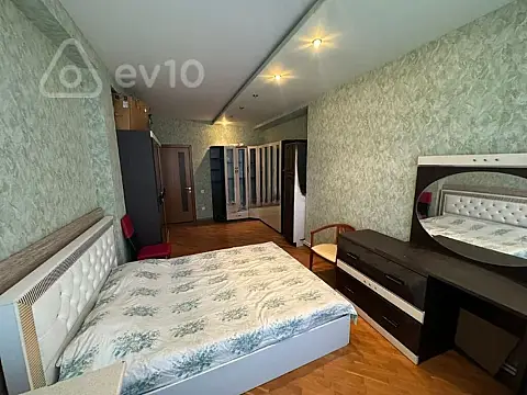 Kirayə verilir 3 otaqlı yeni tikili 200 m²