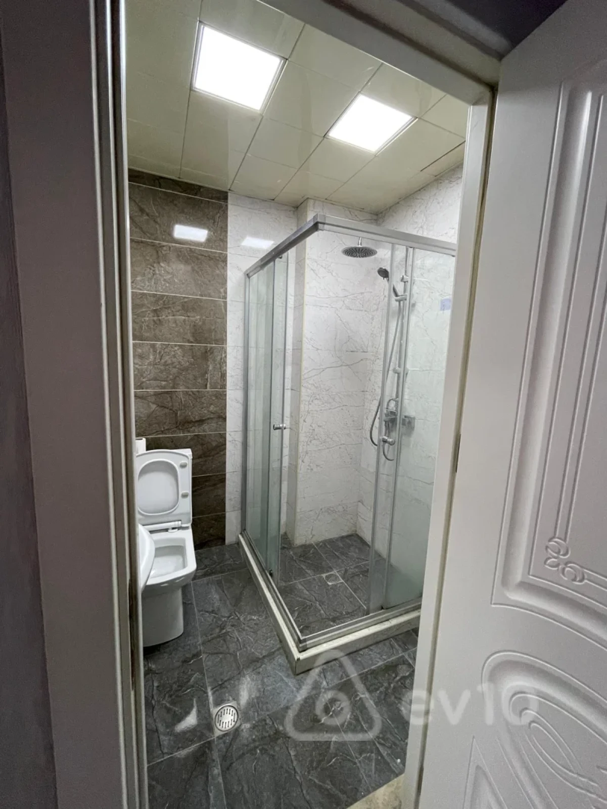 Kirayə verilir 2 otaqlı yeni tikili 75 m²