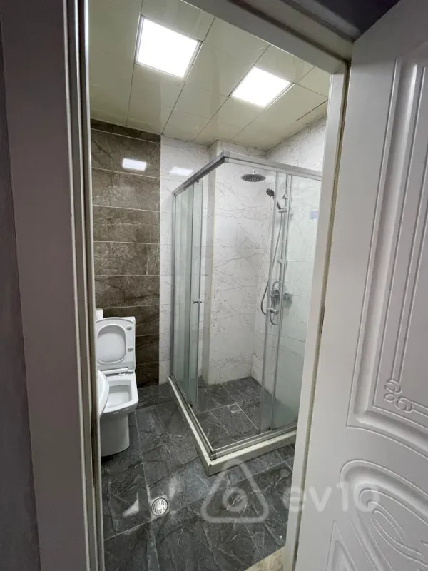 Kirayə verilir 2 otaqlı yeni tikili 75 m²