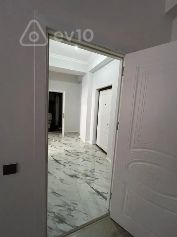 Kirayə verilir 2 otaqlı yeni tikili 75 m²