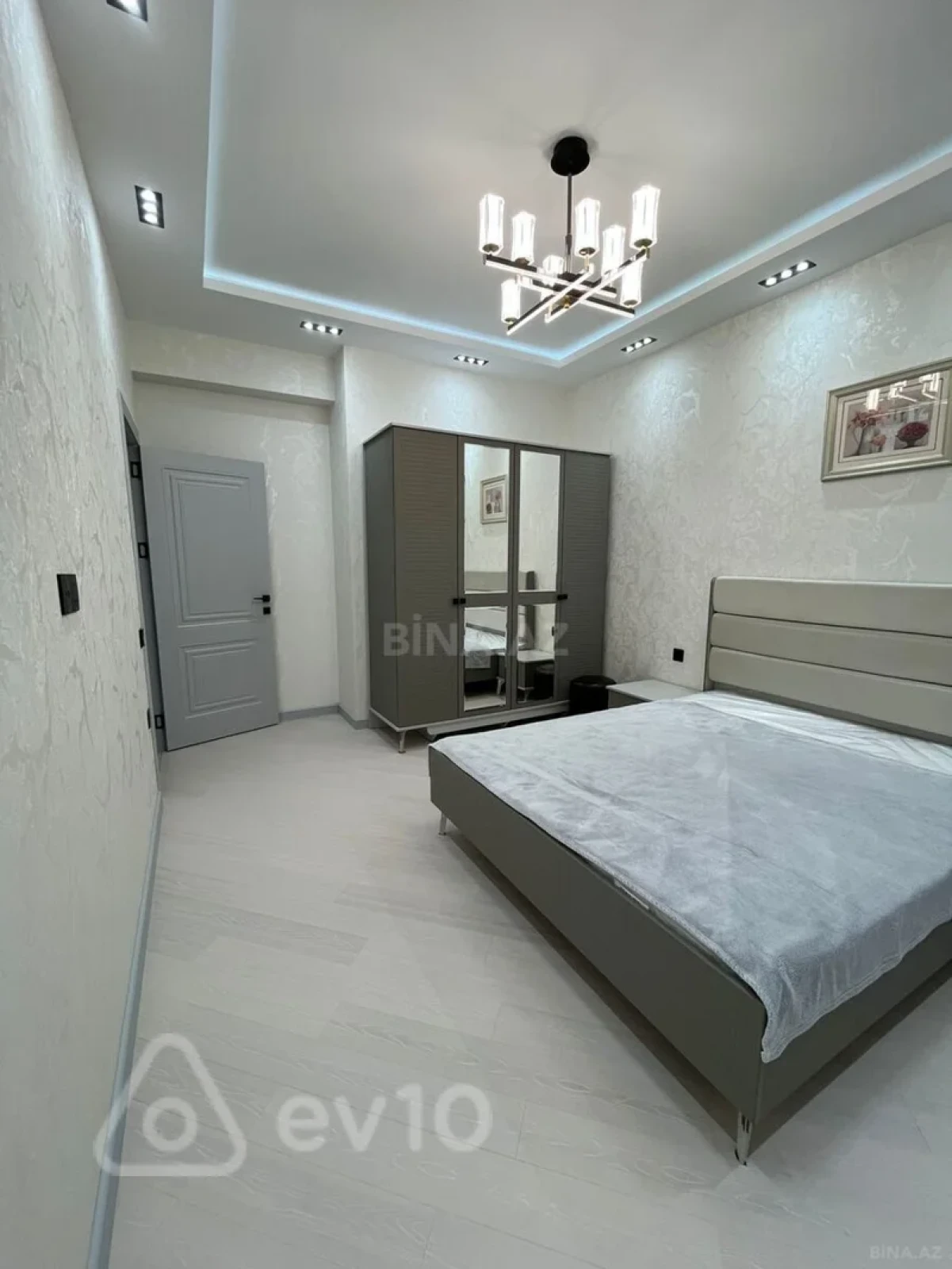 Kirayə verilir 2 otaqlı yeni tikili 65 m²