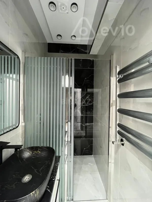 Kirayə verilir 2 otaqlı yeni tikili 65 m²