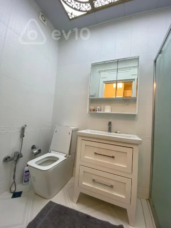 Kirayə verilir 2 otaqlı yeni tikili 50 m²