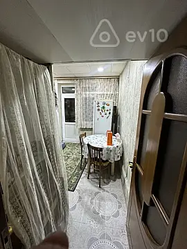 Satılır 2 otaqlı köhnə tikili 60 m²