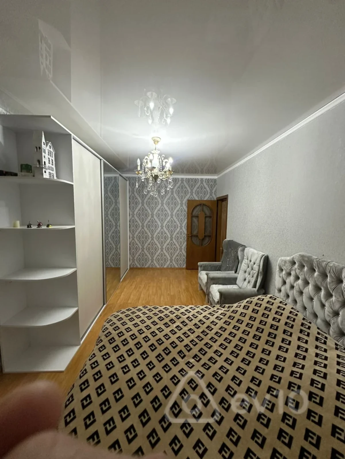Satılır 2 otaqlı köhnə tikili 60 m²