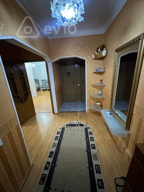 Satılır 2 otaqlı köhnə tikili 60 m²