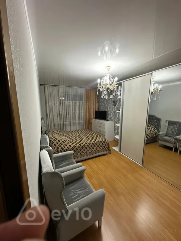 Satılır 2 otaqlı köhnə tikili 60 m²