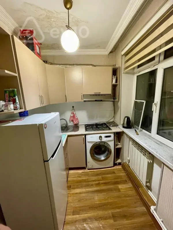 Kirayə verilir 1 otaqlı köhnə tikili 40 m²