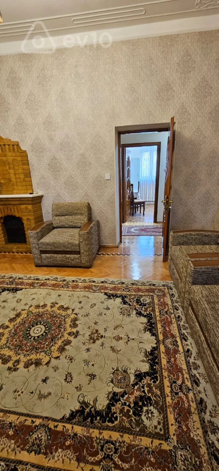 Kirayə verilir 3 otaqlı köhnə tikili 70 m²