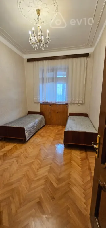 Kirayə verilir 3 otaqlı köhnə tikili 70 m²