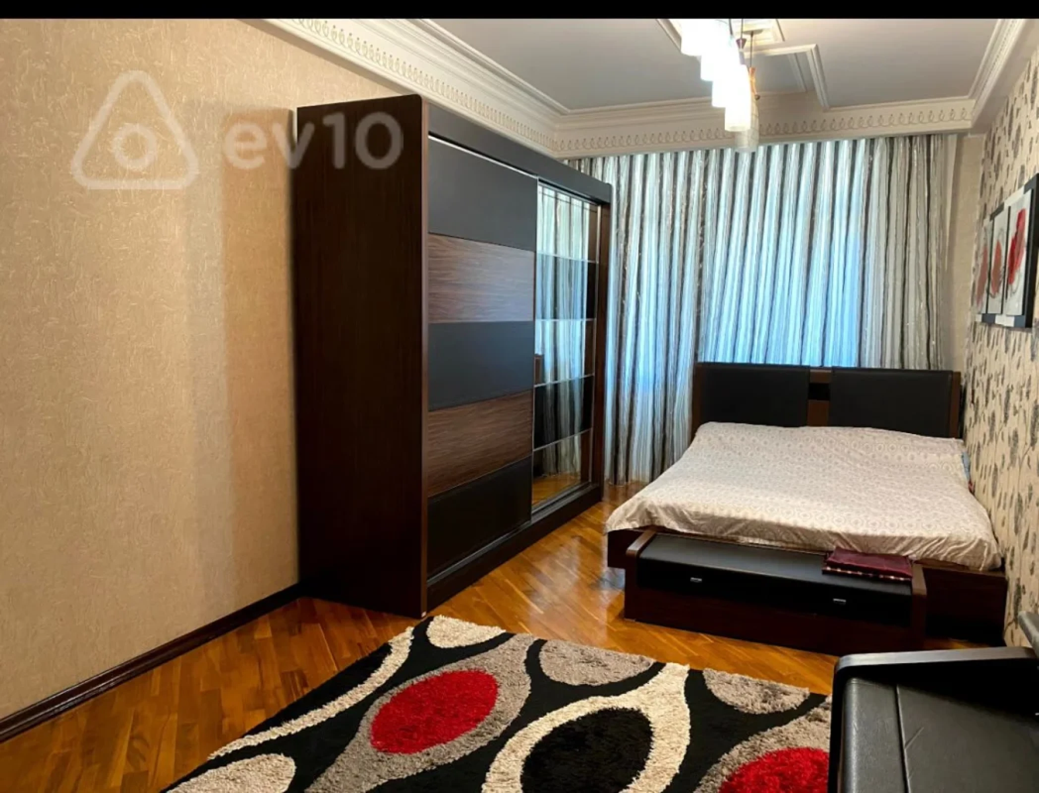 Satılır 4 otaqlı yeni tikili 140 m²