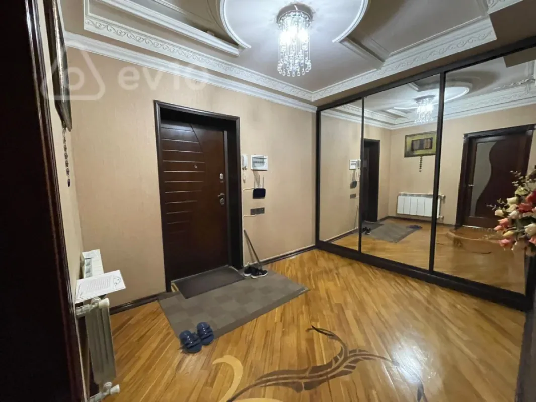 Satılır 4 otaqlı yeni tikili 140 m²
