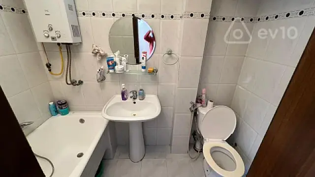 Kirayə verilir 2 otaqlı köhnə tikili 60 m²