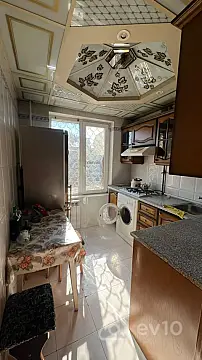 Kirayə verilir 2 otaqlı köhnə tikili 60 m²