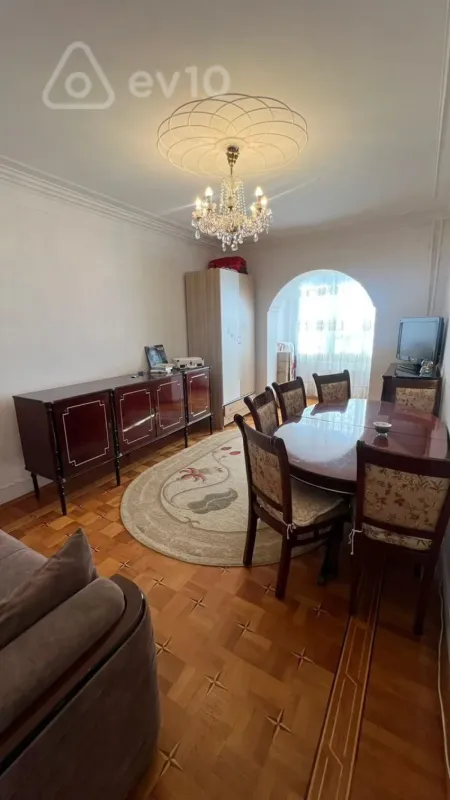 Kirayə verilir 2 otaqlı köhnə tikili 60 m²
