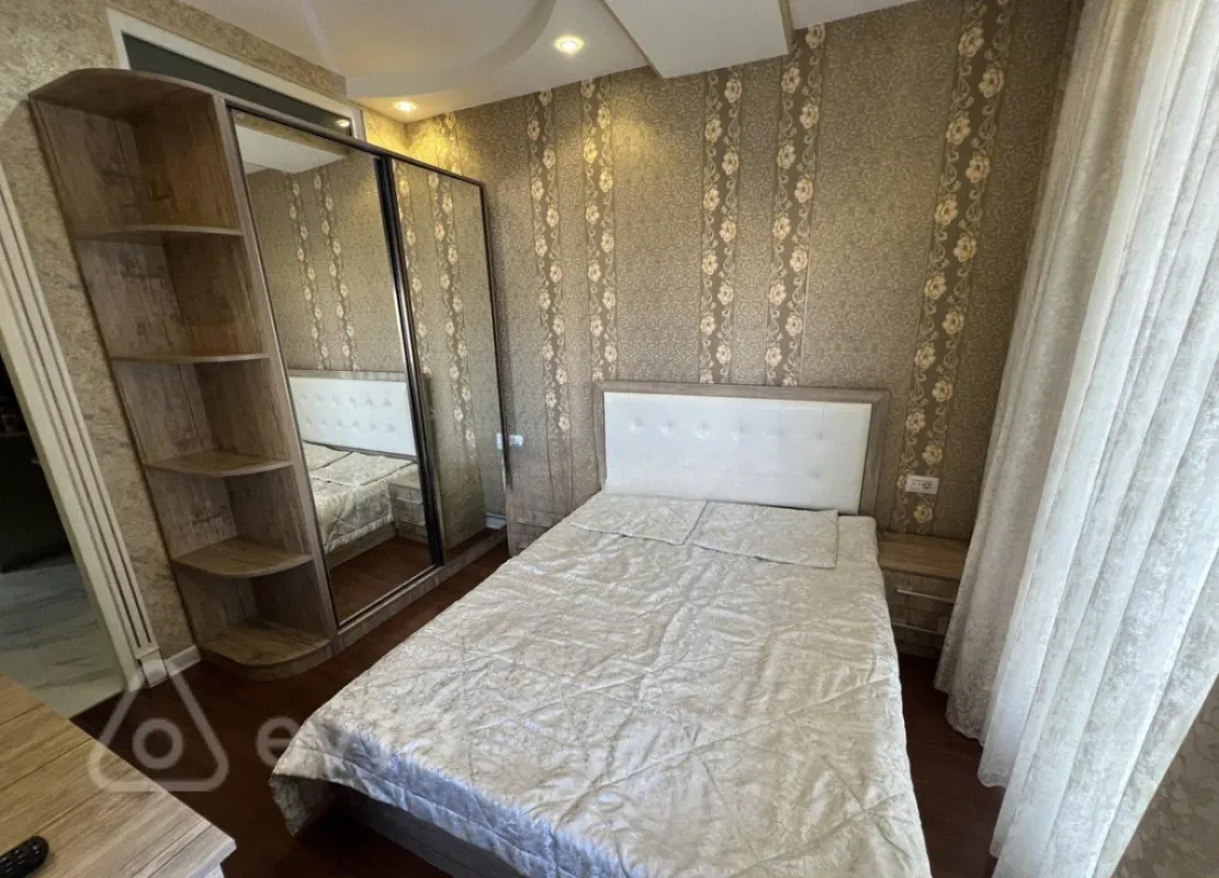 Kirayə verilir 3 otaqlı yeni tikili 130 m²