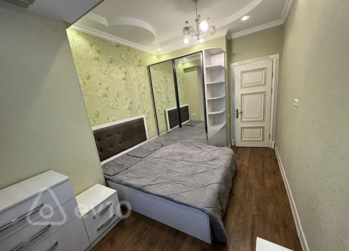 Kirayə verilir 3 otaqlı yeni tikili 130 m²