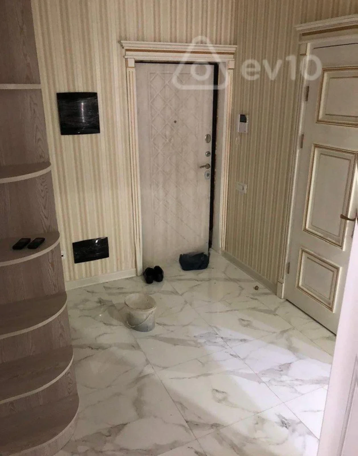 Kirayə verilir 3 otaqlı yeni tikili 130 m²
