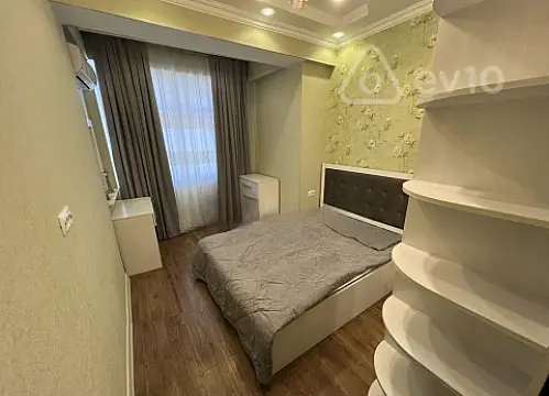 Kirayə verilir 3 otaqlı yeni tikili 130 m²