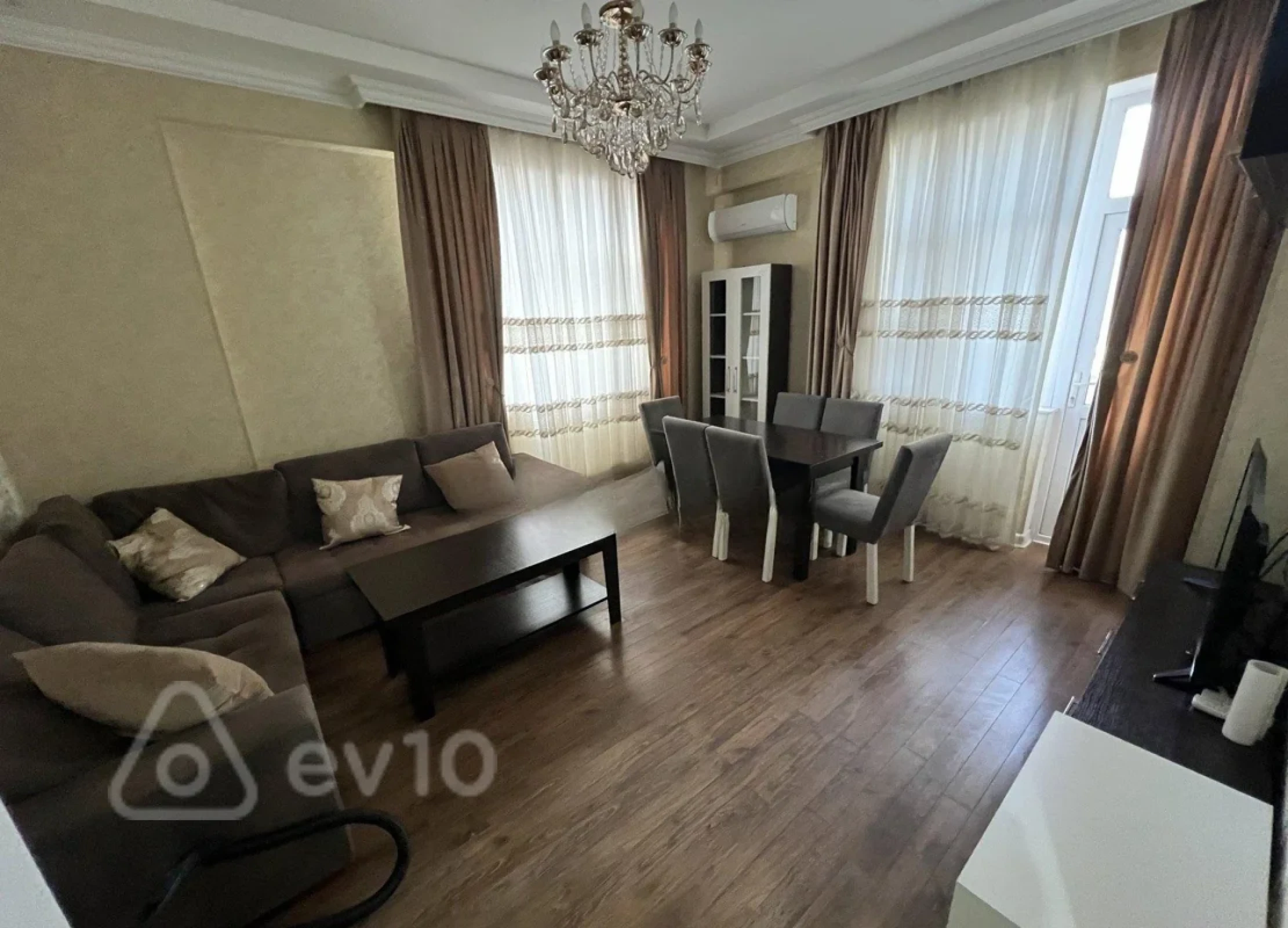 Kirayə verilir 3 otaqlı yeni tikili 130 m²