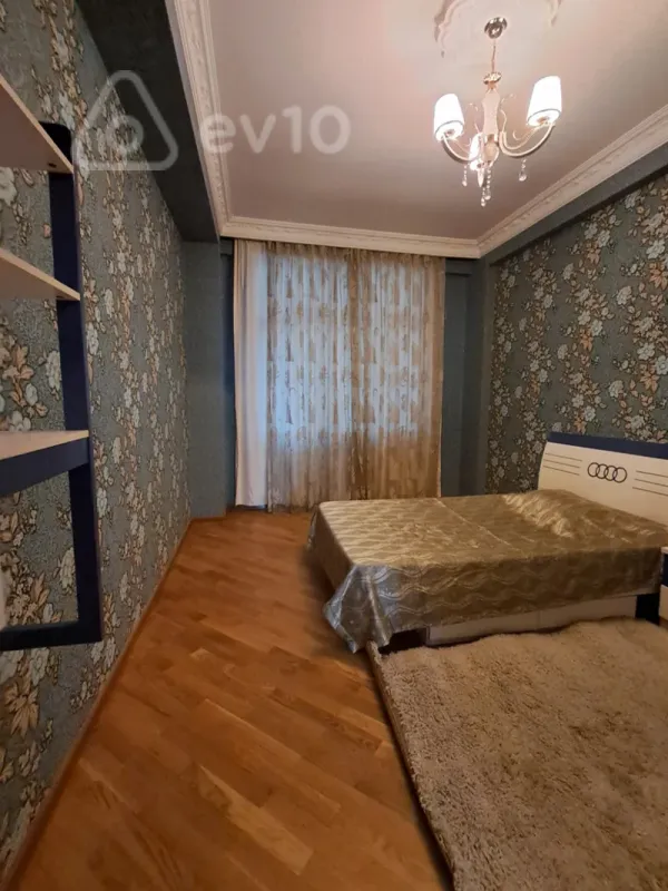 Satılır 3 otaqlı yeni tikili 130 m²