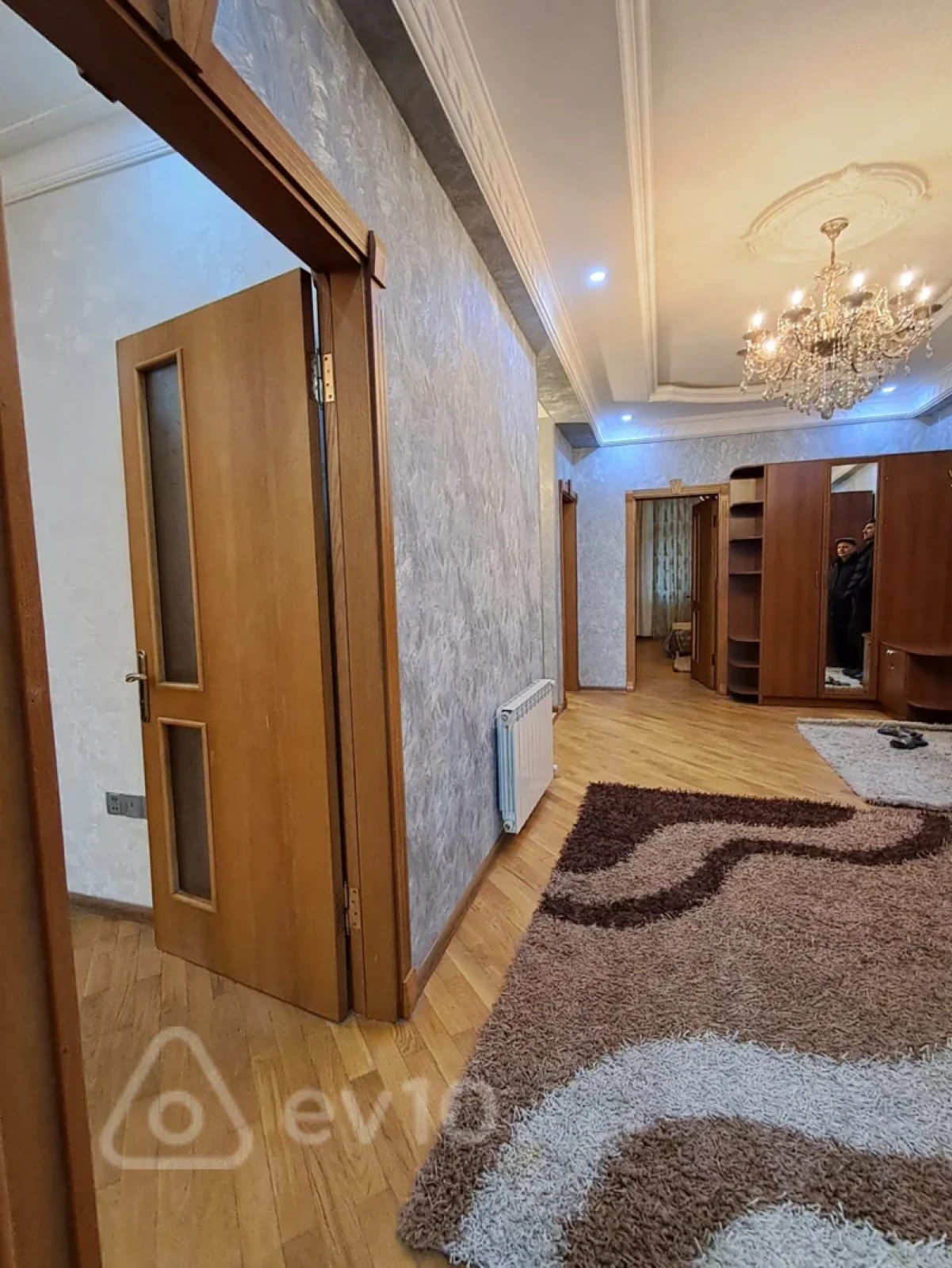 Satılır 3 otaqlı yeni tikili 130 m²